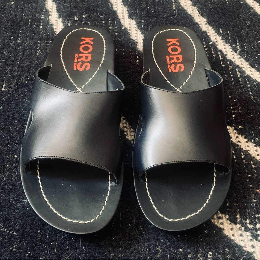 MICHAEL KORS | BLACK LEATHER SLIDES | SZ 9.5M | NEW | MADE IN ITALY